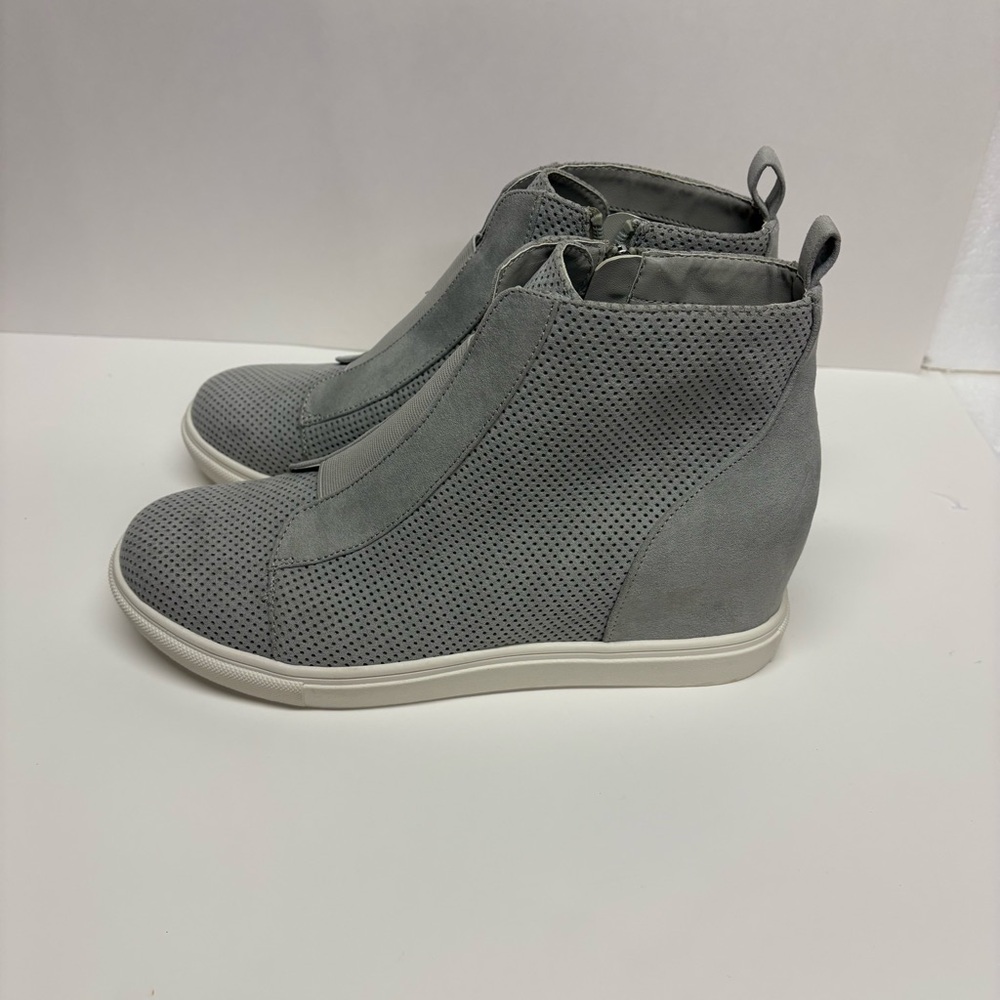 Steve Madden Gray High-Top Sneakers Wedge Heel Gray Suede 10M New